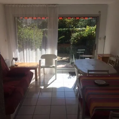 Apartamento T2 En Rez-de-chaussee Avec Terrasse, Proche Et Piscine - 4 Couchages - - Fr-1-388-40 *