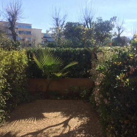 T2 En Rez-de-chaussee Avec Terrasse, Proche Et Piscine - 4 Couchages - - Fr-1-388-40